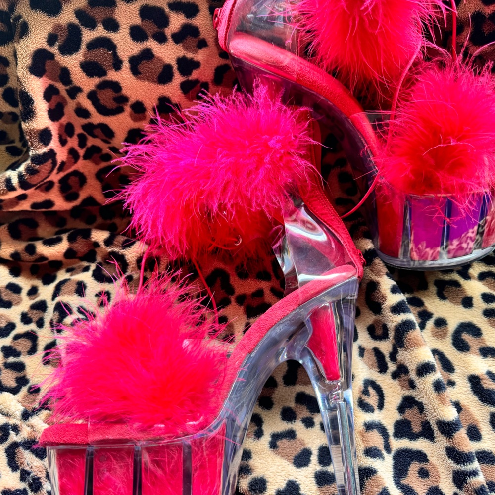 Pleasers red feathers